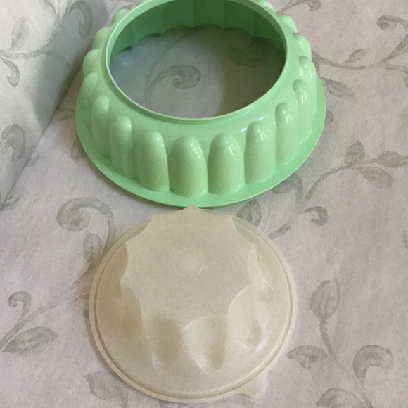 2/$15 Tupperware jello mold - Picture 5 of 7